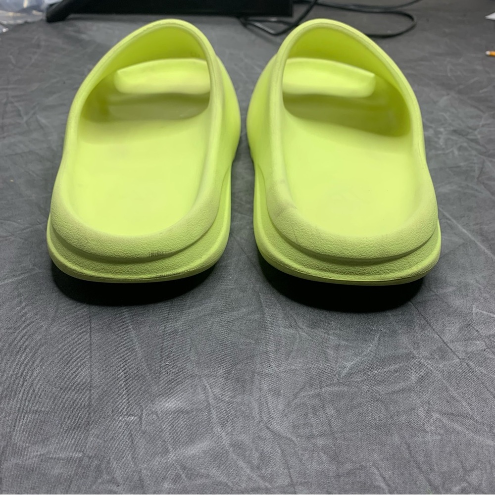 Adidas Yeezy Slides “Glow Green” - Picture 3 of 8